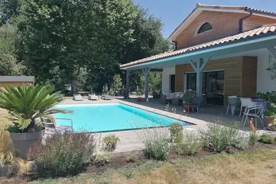 Image de Contemporary house, quiet, with comfortable swimming pool 4 bedrooms