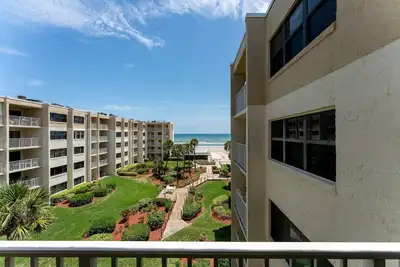Image de Castle Reef 414 beautifully furnished ocean views!