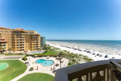 Image de Golden Arms luxurious 6th floor views!