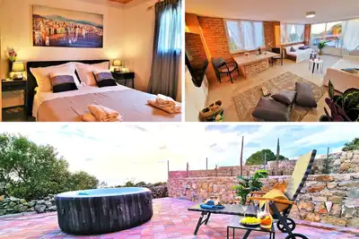 Holiday houses Escape A&B, 2x jacuzzi, sun terrace with a view, privacy