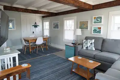 Image de Bearskin Neck Rental with 2 private decks! , Bearskin Neck Rental with 2 bed, 1 bath, and 2 private d