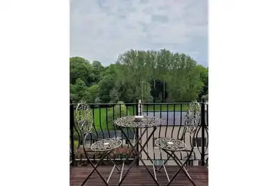 Image de \"New\" Luxury Penthouse on Waterside Knaresborough