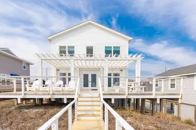Image de Custom Beachfront Home, Oceanfront Oasis to relax and recharge.