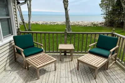 Image de Fall Availability! Lake Mi Sandy Beachfront | Walk to Trails & Town