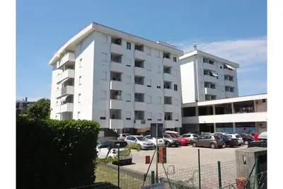 Renovated apartment near Fontana square