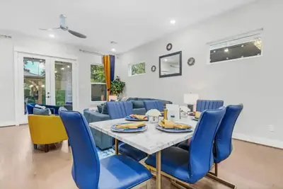 Image de Blue Villa 3br 3. 5 Bath Downtown |MedCenter|HotTub