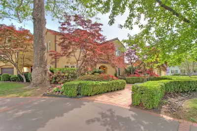 Image de Midtown Mediterranean Oasis