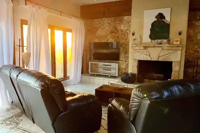 Image de La Espanola, a unique lakefront retreat!