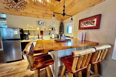 Image de Charming 1-Bedroom Cottage with wood-burning fireplace