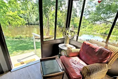 Image de Serendipity Lakehouse with dock, canoes and kayaks plus we are pet friendly!