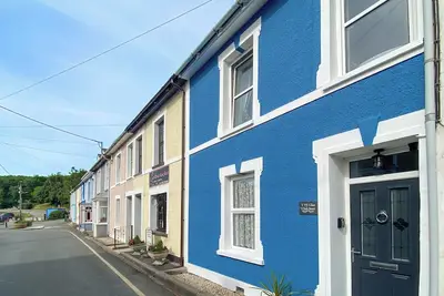 Image de Y Tŷ Glas is a charming terraced cottage in New Quay.