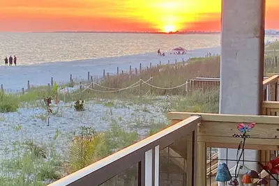 Image de Beautiful Oceanfront Townhome in Mexico Beach, Fl