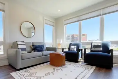 Image de Corner Luxury Townhouse - Downtown Traverse City