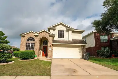 Image de Iah* Gameroom *Pool Table * Texas Home Living