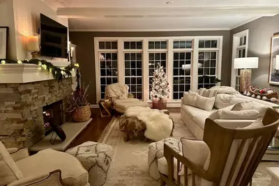 Image de Bluffs Edge in Birchwood Farms - private four-bedroom, hot tub, screened porch