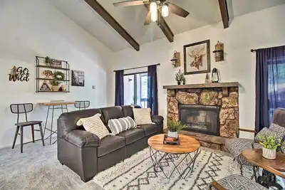 Image de Forest-View Balcony: Pinetop-Lakeside Condo