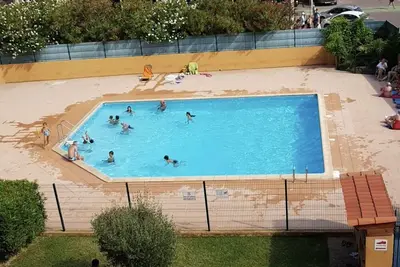 A 300 m de la plage. En face aqualand. Appartement  refait à neuf