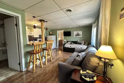 Image de Cheerful 1-Bedroom with king size bed. Close to everything!