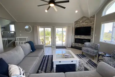 Image de Oceanside Duck Beach Home, 5 minute walk to Beach & Shops