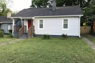 Image de Remodeled 3-bedroom house in the heart of downtown Atlanta.