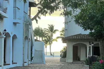 Image de Beautiful apartment with private beach