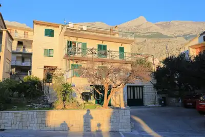 Image de Appartement de deux chambres avec la terrasse Makarska (A-18028-a)