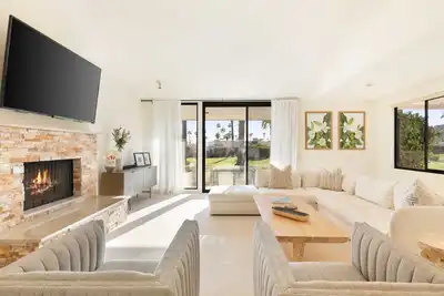 Image de 3 Bedroom Home in Indian Wells w/ Pools & Tennis Courts