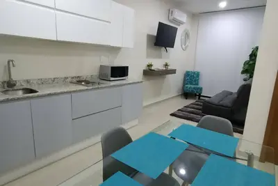 Image de beautiful loft, two blocks from the beach, walk or ride a bike and explore mzt