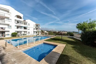 Image de Appartement très bien situé, avec vue sur la mer, piscine et Wi-Fi.