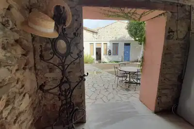 Image de Maisonnette avec Spa, piscine et climatisation