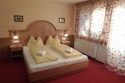 Image de Double room with shower, Wc, with balcony - Hotel-Garni Landhaus Trenkenbach