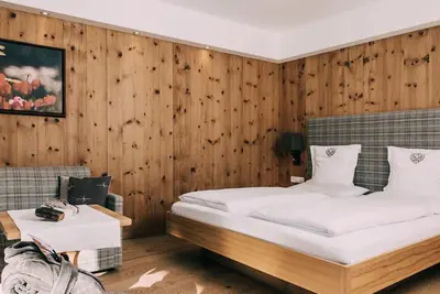 Image de Family room Swiss stone pine 1-3 nights - Hotel Schwaigerhof