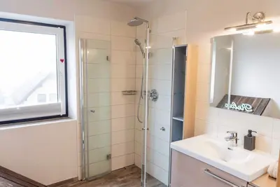 Image de Aparthaus - Appartement\/fewo, Dusche, Wc, 3 Schlafräume