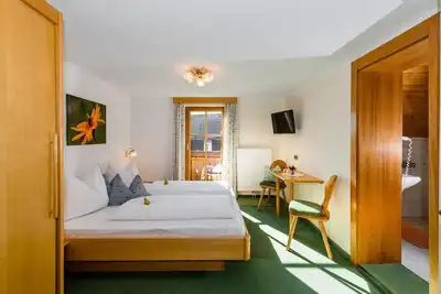 Image de Double room with shower, Wc (short booking rate) - Linharterhof - Urlaub am