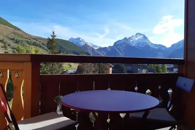 Image de 50m du centre station, 4ème étage, vue montagne, balcon, parking, télévision, casier à ski, 29m²