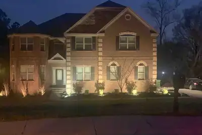 Image de Luxury 5br Home minutes to Downtown!