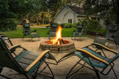 Image de Luxury Lake Country Home · Hike · Bike · Fire pit · Boating · Lauderdale Lakes