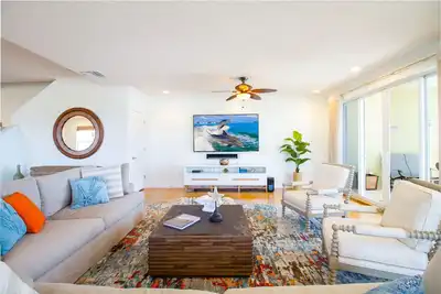 Image de Astounding penthouse with incredible views!