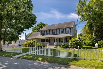 Image de New Rental in the Pier! Central Air, Beach Passes, New Patio, New Outdoor Shower!