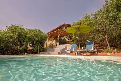 Image de Utopia Casa Horizonte: a house with a view, and all you need.