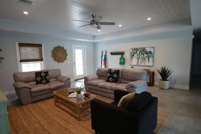 Image de Family Retreat on the Water