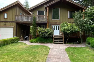 Image de Bright, recently remodelled 3 bed guest suite with kitchenette,