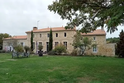 Image de Dans propriété de caractère, gîte 6 personnes idéal pour famille.