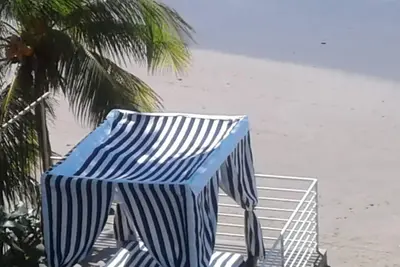 Fabulous New beachfront Apt with private rooftop, terrace - Short & Long term