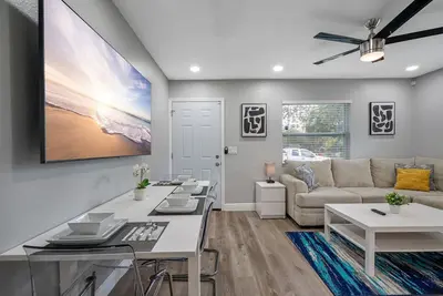 Image de Cozy & Completely Remodeled 2 Bedroom Apartment