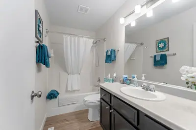 Image de House By Sanford Sports Complex - Family Friendly with private Hot Tub