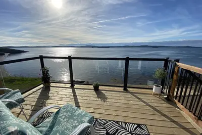 Image de Oceanfront home in the heart of Wilson’s Beach
