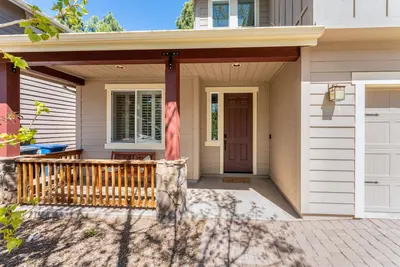 Image de Newly Renovated Mountain Getaway Stocked for Fun! -