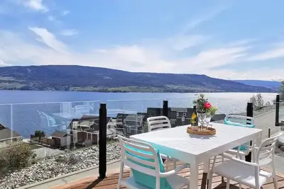 Image de \"The Lakeview Loft\" Stunning 3 Br Cottage @LaCasa Resort