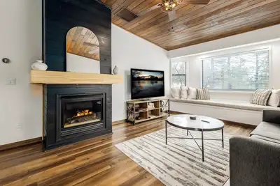 Image de Adorable 1 Br Guest Suite w/ Fireplace & Patio